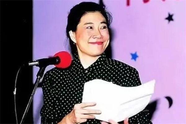 亦舒倪匡为何不相往来?未知原因(双方没有表示过)