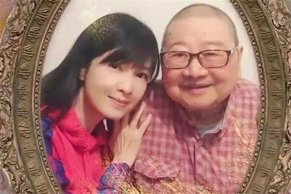 倪匡是周慧敏什么人?公公(被誉为香港四大才子之一)