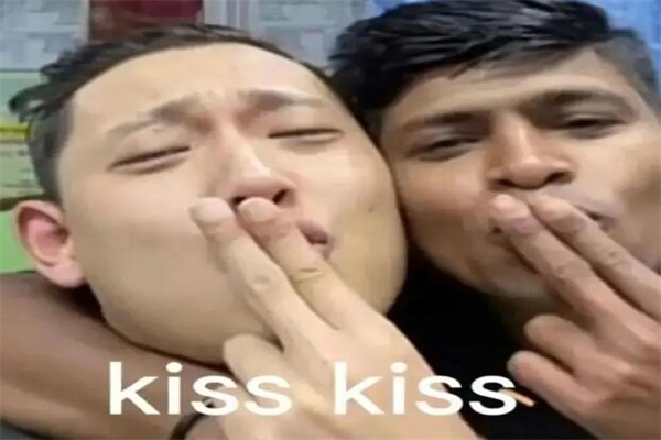 KISSKISS是什么梗?表示暂停(出自某短视频博主)