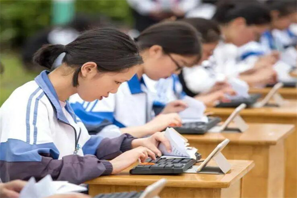 职高可以考大学吗?可以(参加统招高考)