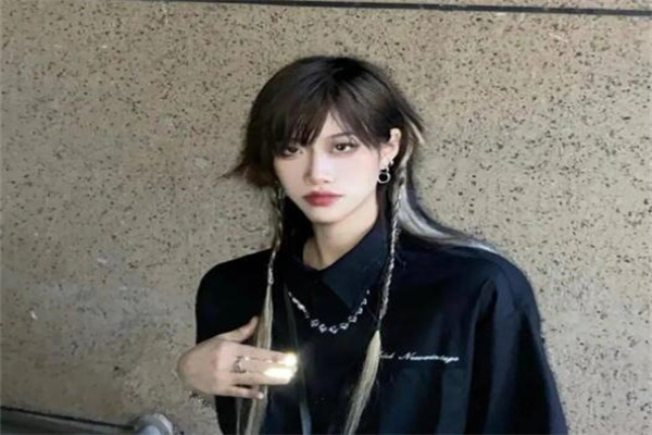 狼尾发型女生适合什么脸型：小脸/瓜子脸/长脸等(轻松驾驭)
