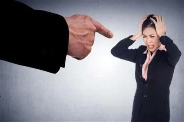 职场pua是什么意思网络用语?上级对下级的打压(精神控制)