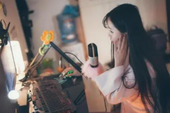 抖音上当主播能赚多少钱?两三千到几十万不等(薪资较高)