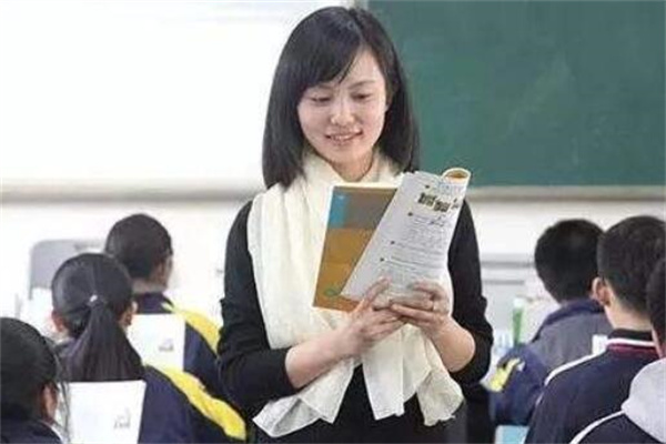 文科女生学什么专业好?三大热门专业(工作稳定待遇好)