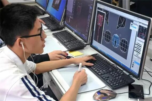 目前学什么专业比较好?三大专业是首选(就业市场广阔)