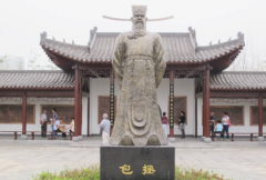 中国历史四大清官：第一为包拯(第四为于成龙)