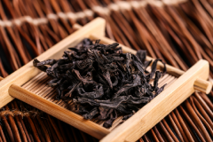 大红袍是什么茶?乌龙茶(产于福建武夷山)