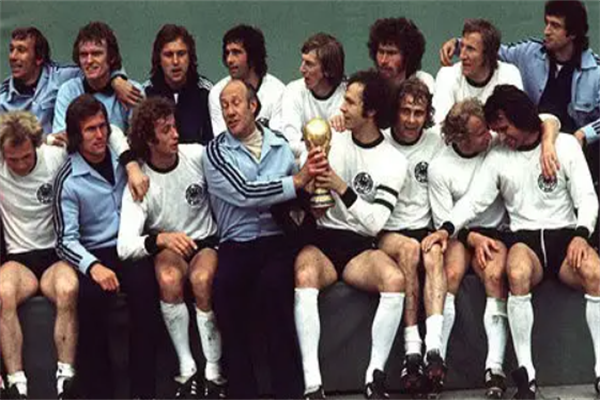 1974年世界杯冠军是哪个国家？德国队（第十届世界杯）