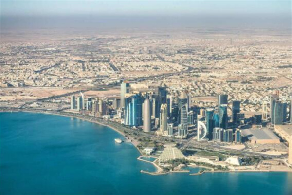 卡塔尔是发达国家吗?不是(工业和制造业不发达)