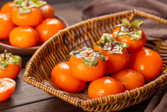 吃柿子的12个禁忌：相克食物多(一天最多吃2个)