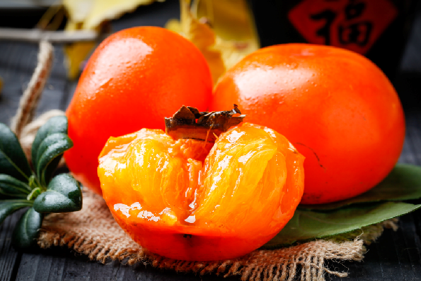 吃柿子的12个禁忌：相克食物多(一天最多吃2个)