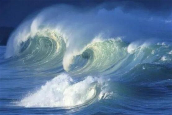 海潮效应：海水由于天体的吸引力而涌潮(自然规律)