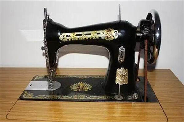 旧缝纫机多少钱?最低一百元以上(古董级能买上千元)
